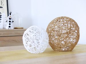 DIY centre de table boules en laine - Autour de Marine