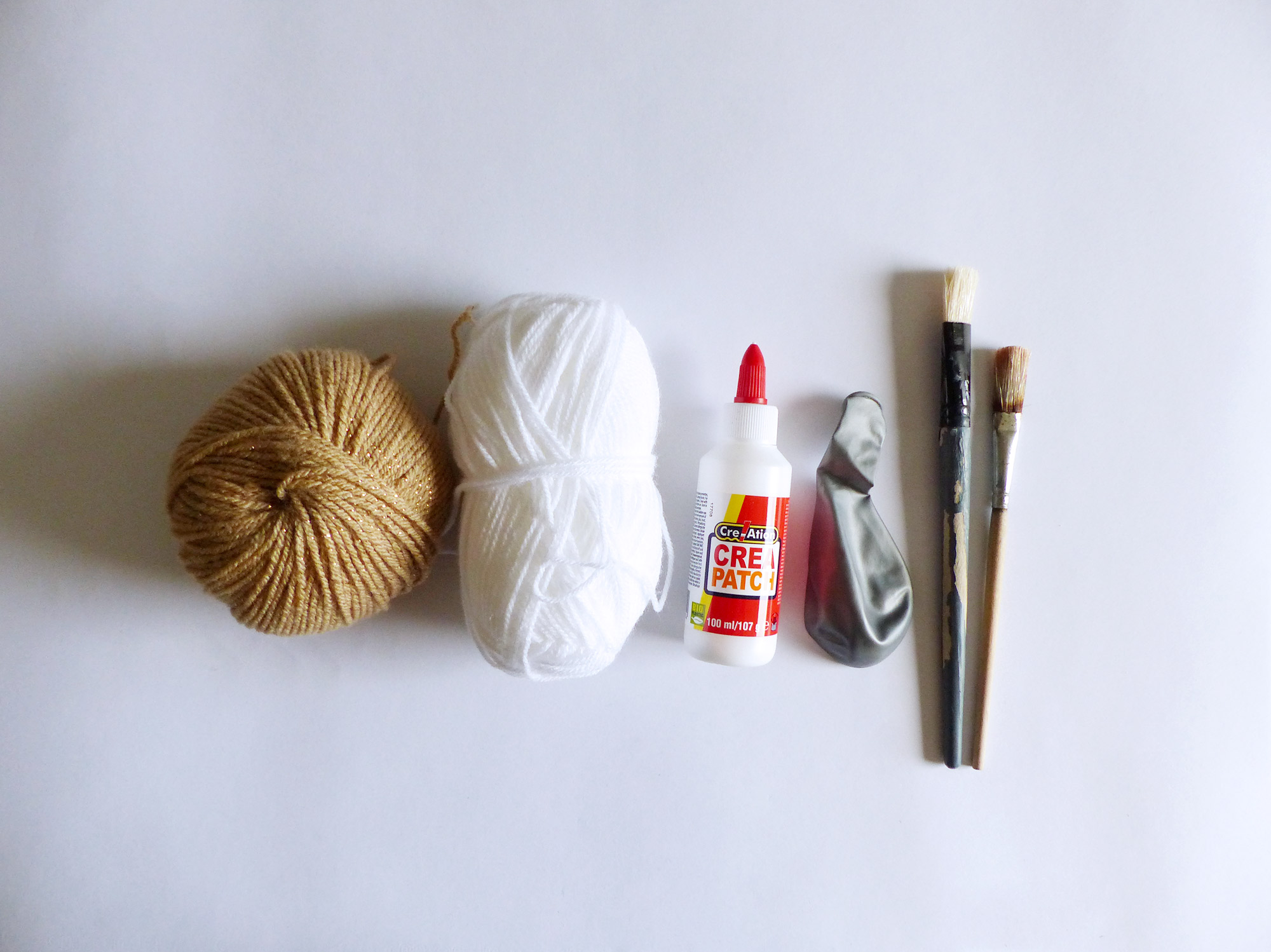 DIY centre de table boules en laine - Autour de Marine