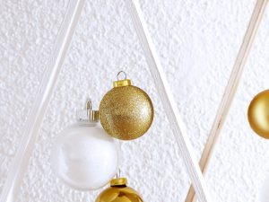 DIY Noël, sapins de Noël minimalistes en bois - Autour de Marine