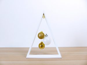 DIY Noël, sapins de Noël minimalistes en bois - Autour de Marine