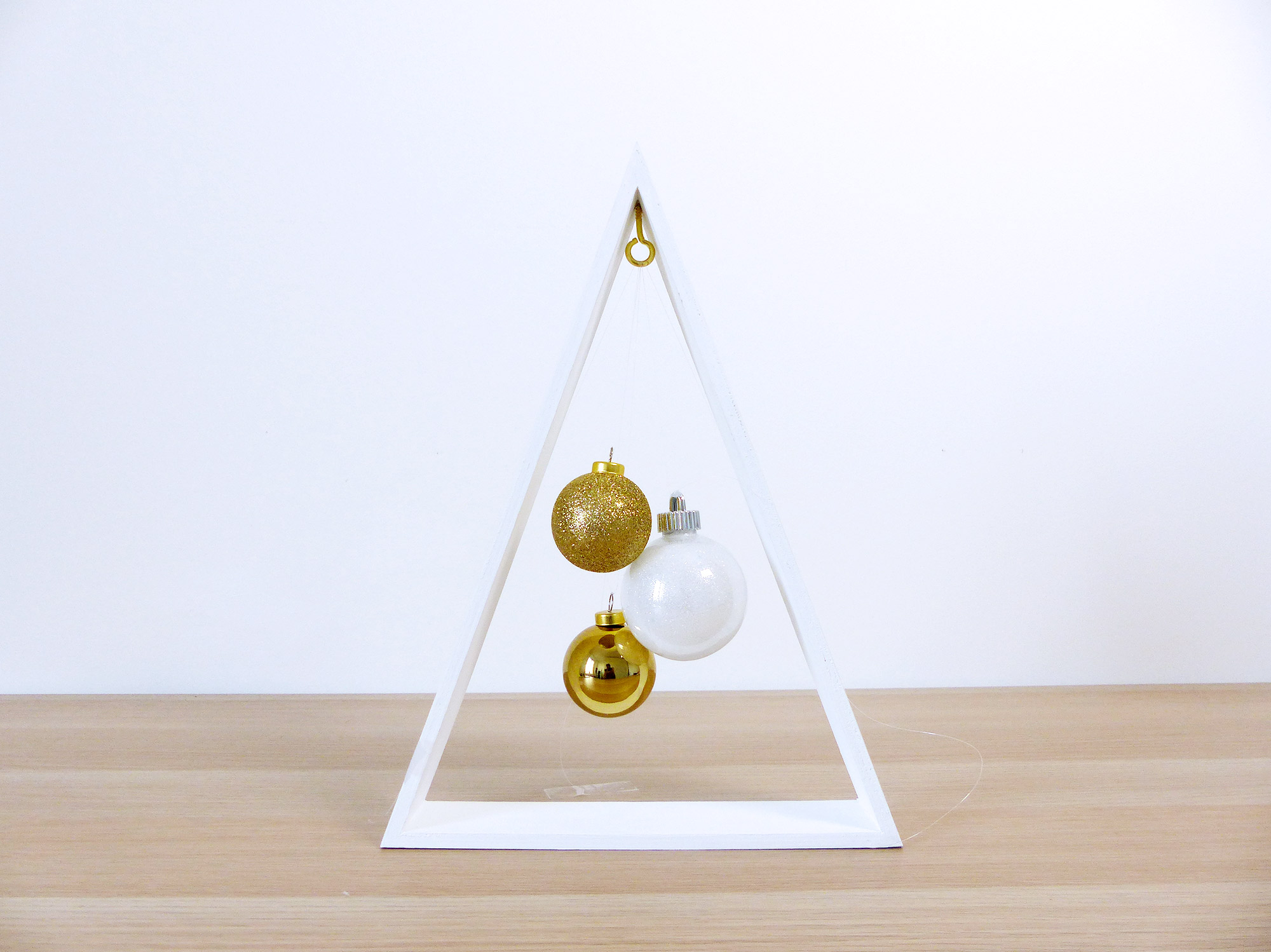 DIY Noël, sapins de Noël minimalistes en bois - Autour de Marine