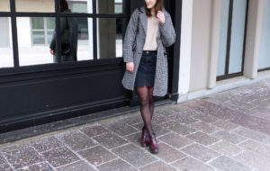 Look Jupe en jean noir - Autour de Marine