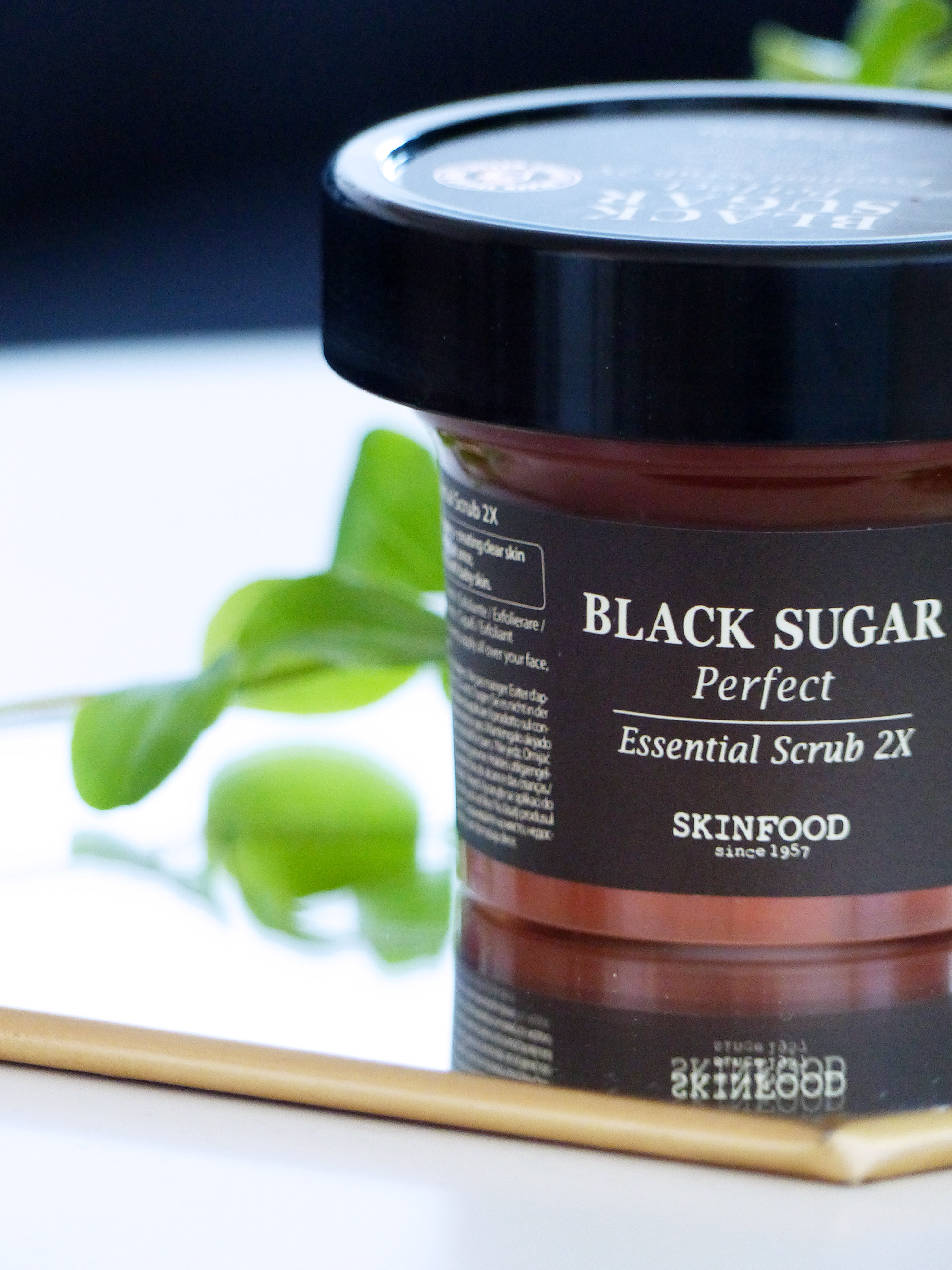 Skinfood, Black Sugar Perfect Essential Scrub - Autour de Marine