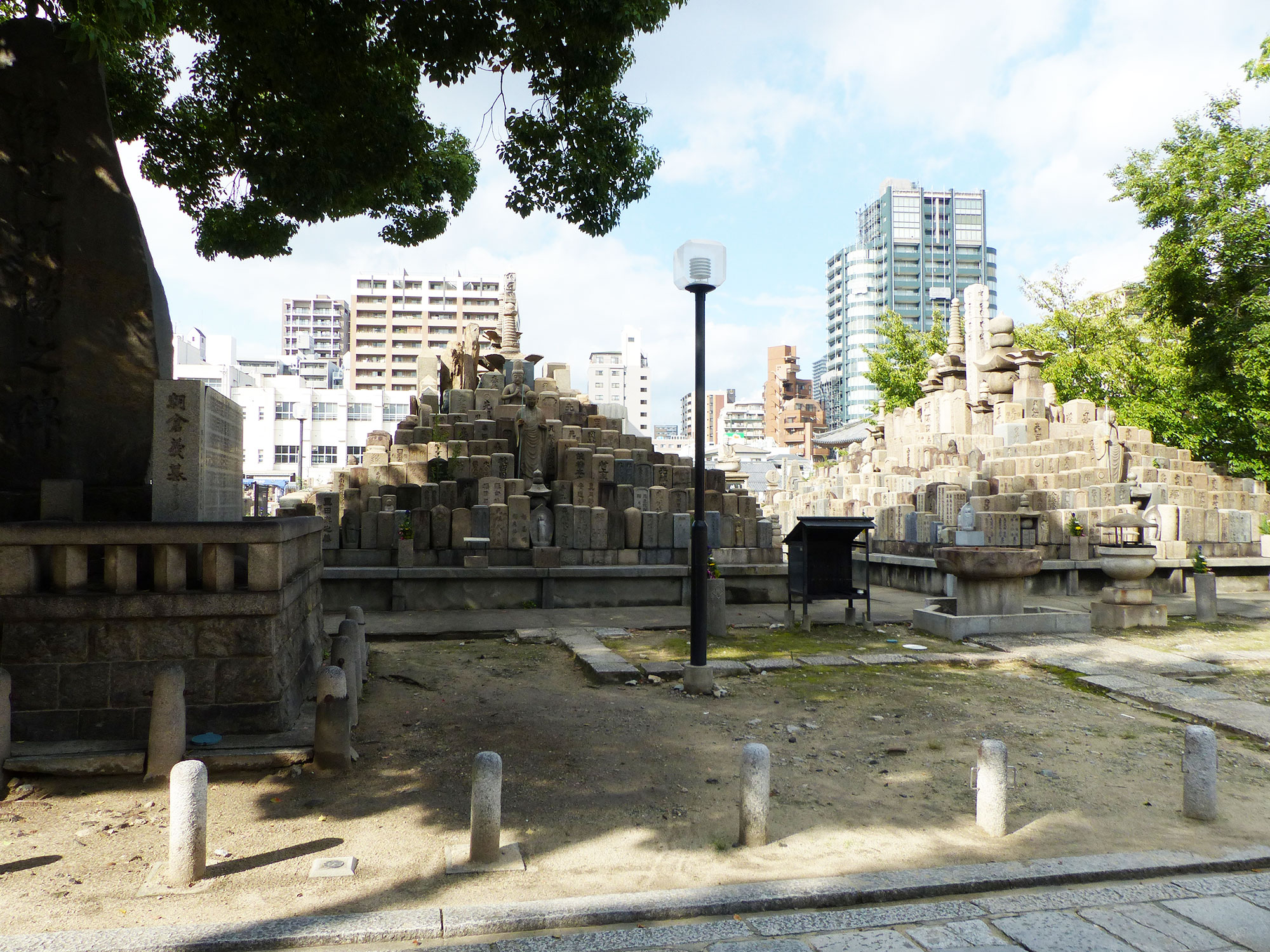 Osaka, le plus vieux temple du Japon - Autour de Marine